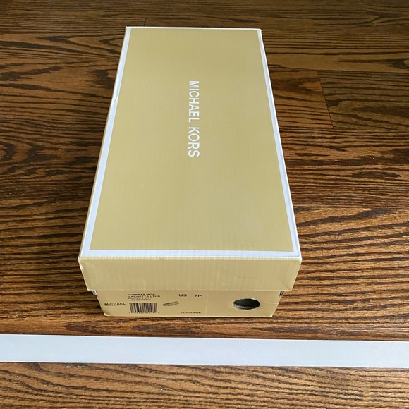 NIB MK Michael Kors Everett LUGGAGE Loafer Size 7M Perforated Leather Hazel NEW! - Picture 11 of 13